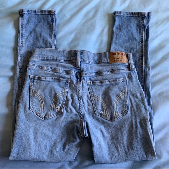 Hollister Light Wash Vintage Distressed Boyfriend Jeans - Picture 2 of 7